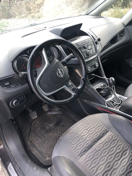 Opel zafira 2012
