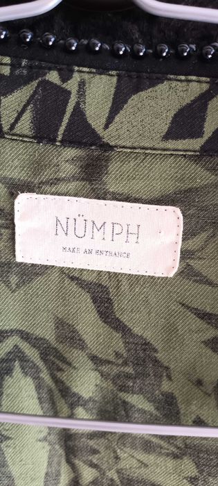 Риза S.Датска фирма.Ризата е в отлично състояние,като нова.