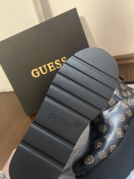 Ugg guess ultra mini nr 39