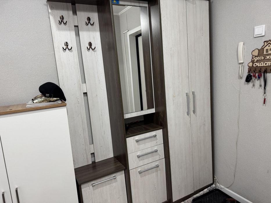 Продам шкаф для прихожки