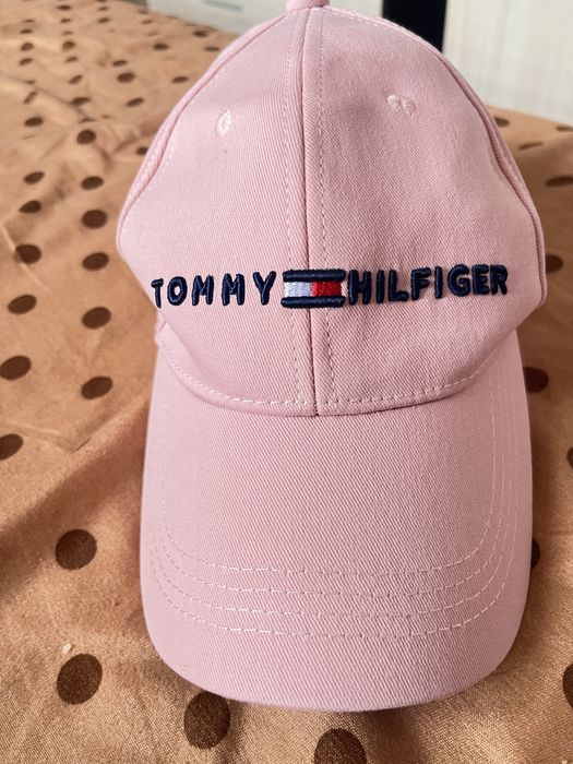 Дамска розова шапка,Tommy Hilfiger