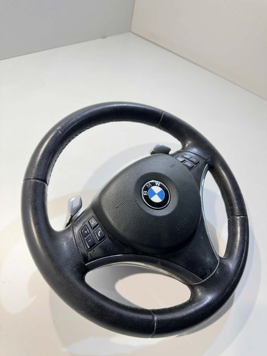 Продаваме волан с пера за БМВ E90 E91 E92 E93 E87/BMW