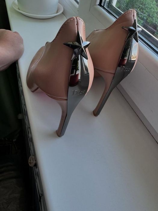 Продам абсолютно новые туфли