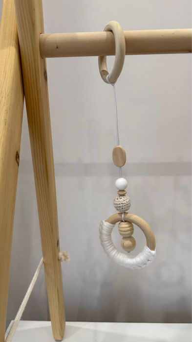 игрушка стойка-подвеска монтессори