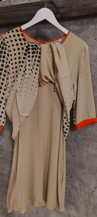 Rochie Yokko S de mătase  bej cu model