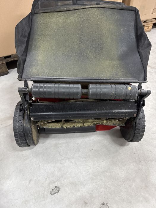 Einhell masia de tuns iarba pe baterii GE HM 18/38