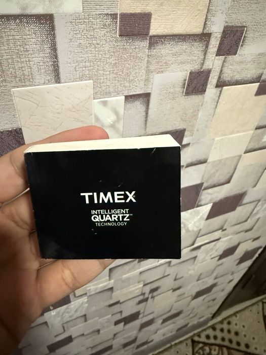 Часы продается TIMEX оригинал