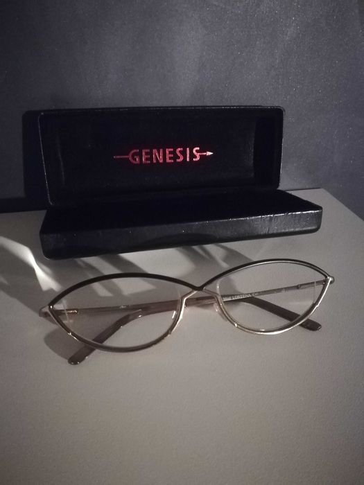 Метални и пластмасови рамки за диоптрични очила GENESIS