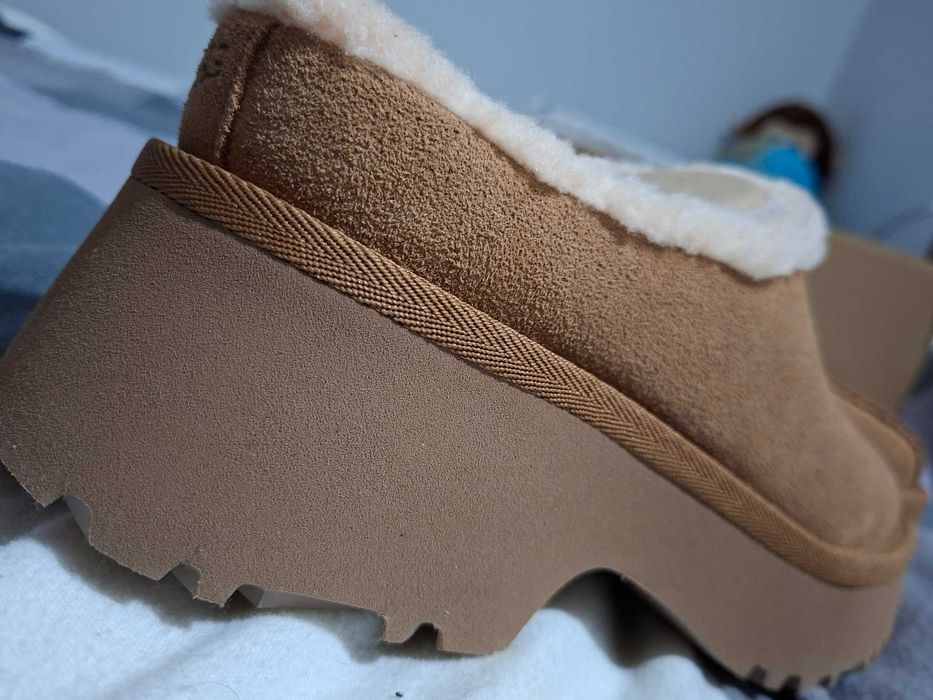 UGG New Heights Cozy Clog