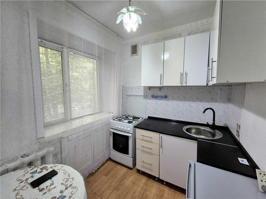 Продам 2 комн квартиру на Востоке