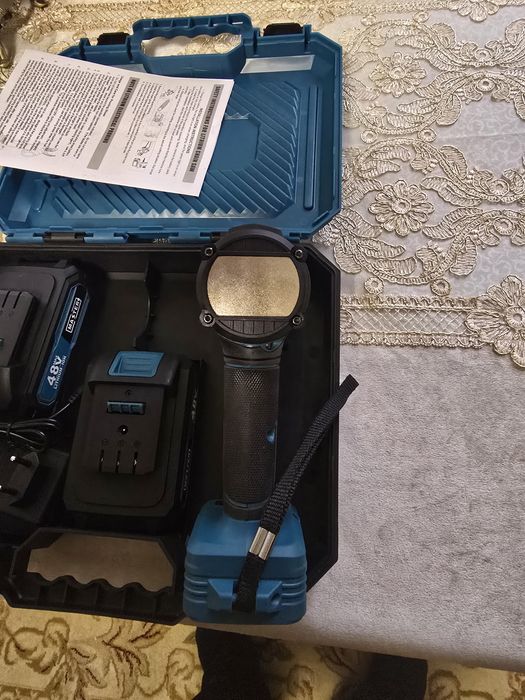 Шуруповерт новый  оригинал