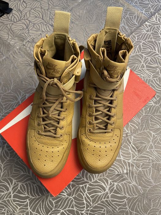 Limited Retro Nike Air Force 1 Mid