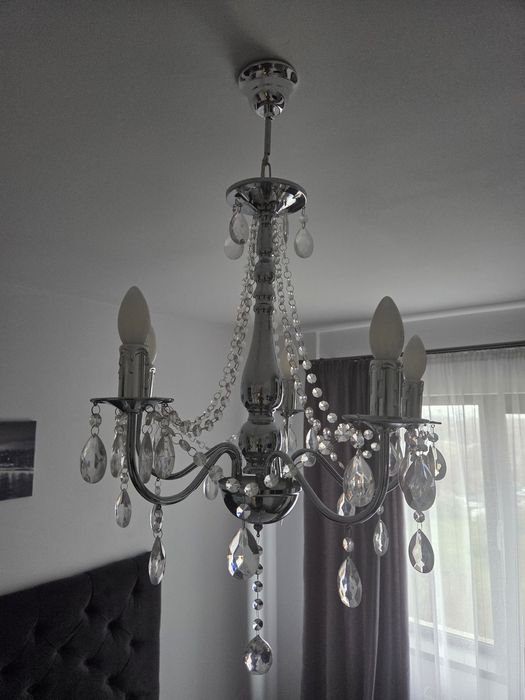 Lustra si candelabru