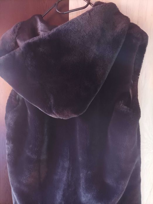 Дамско пухкаво елече