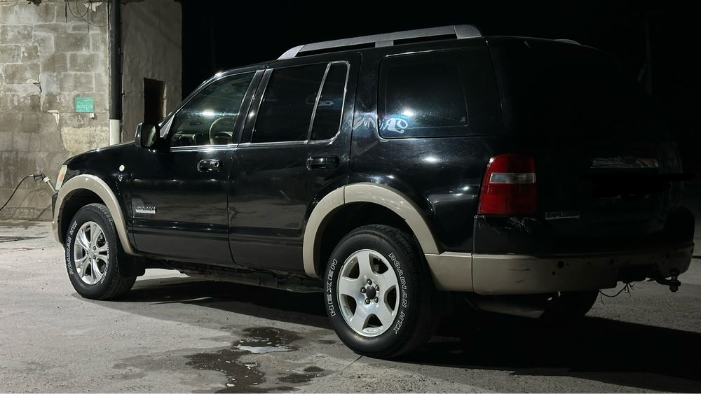 Ford Explorer 4,6 sotiladi
