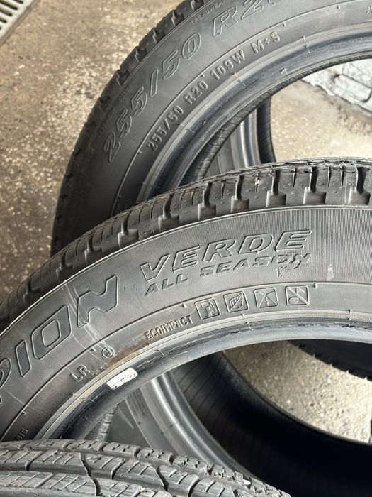 Продам комплект Pirelli 255/50/20