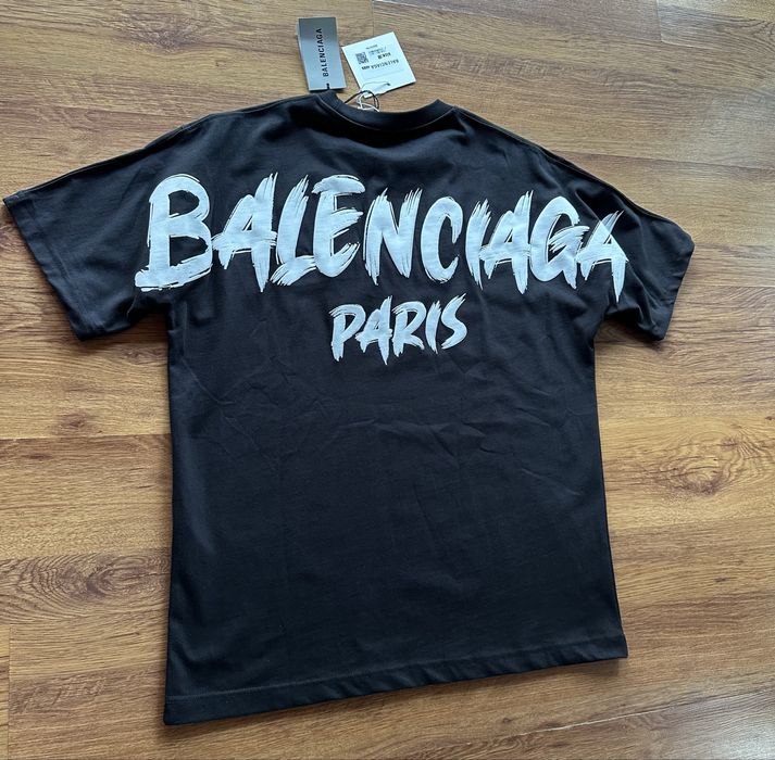 Мъжка,памучна,черна тениска Balenciaga с голяма щампа на гърба