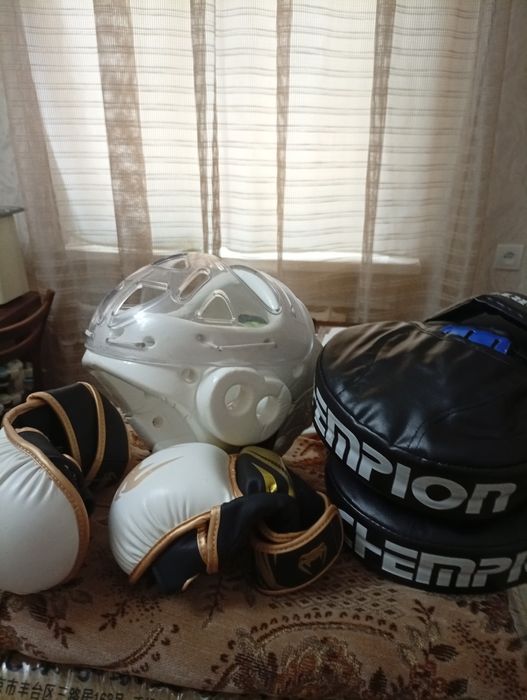 Продаю спорт.инвентарь.