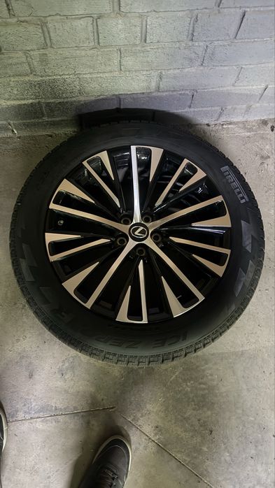 Диски с шинами Lexus RX 350 235/55 R20