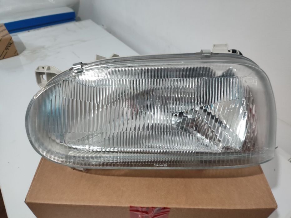 Фара гольф 3 передний