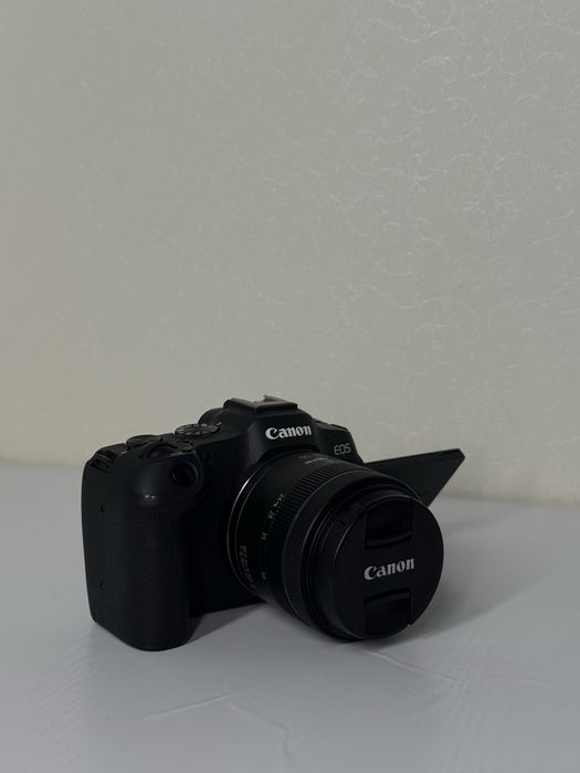 Продам Canon R8