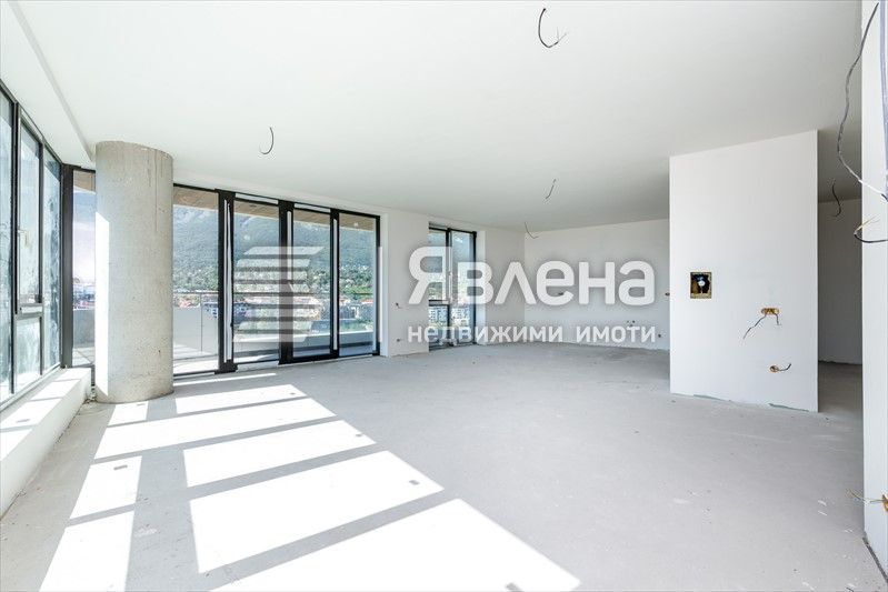 Продава се Четиристаен апартамент в София, Кръстова вада - 228 кв.м за 3119 €/кв.м - Снимка #2