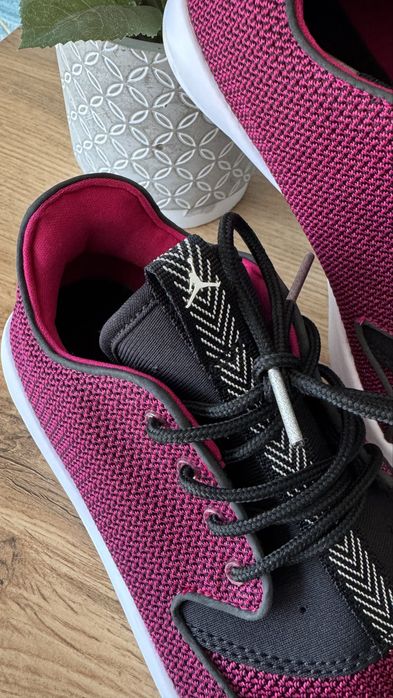Нови дамски маратонки Air Jordan номер 37.5