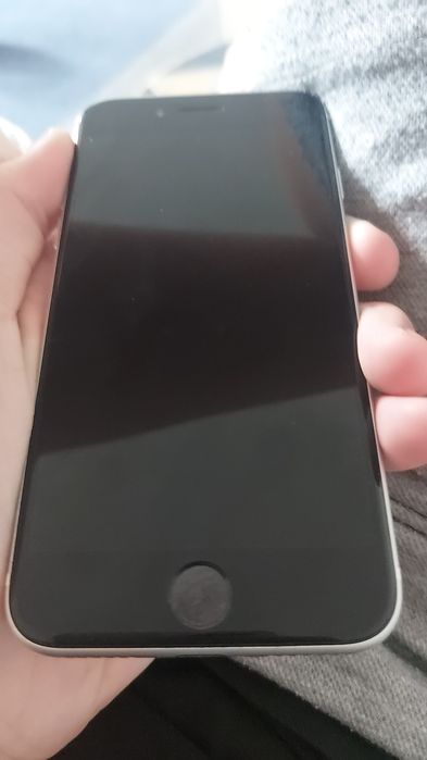 Iphone SE 2020 без гарантий