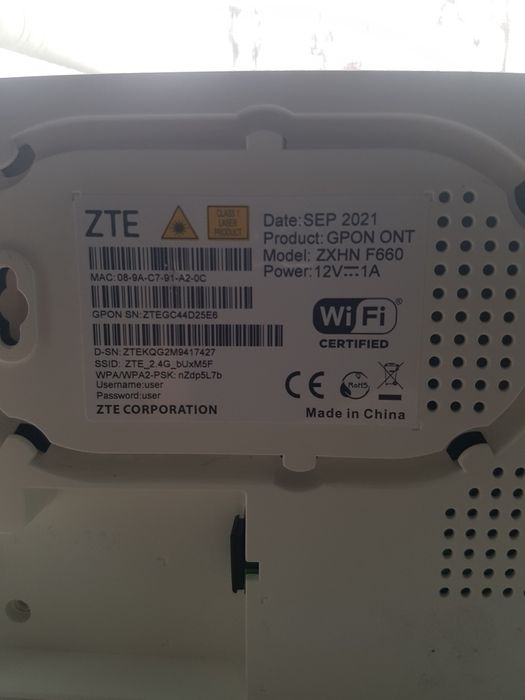 Продаю модем оптоволоконный Gpon ZXHN f 660