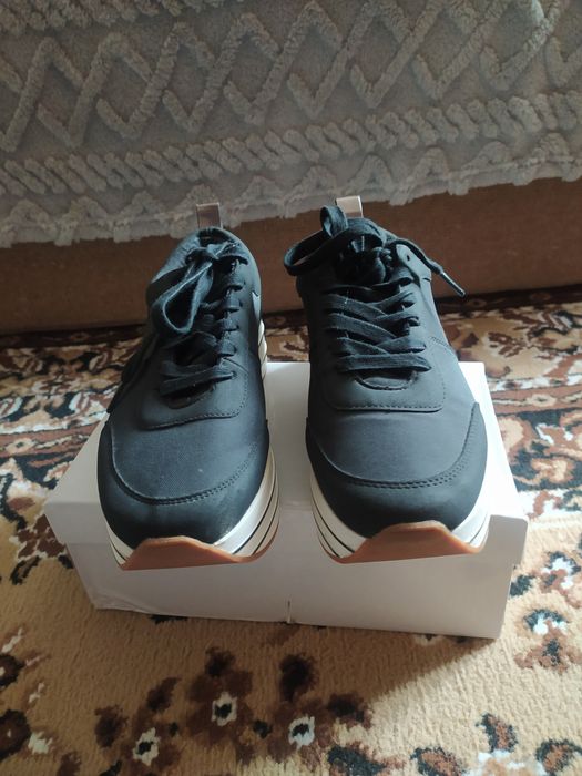 Женские кроссовки Zara размер 39