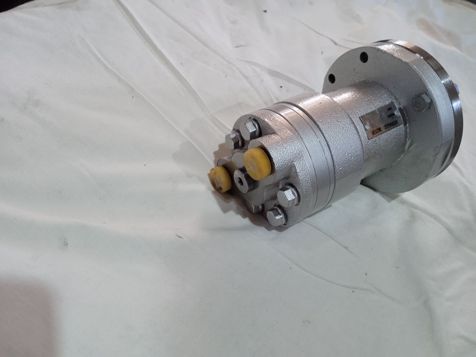 Гидромотор поворота КМУ unic URU30