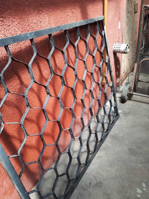 Решетки на окна.