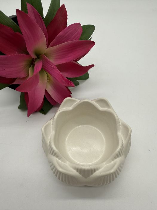 «Лотос» из гипса