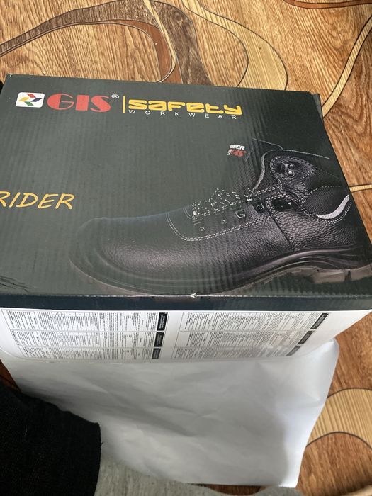 Ботинка 42 размер