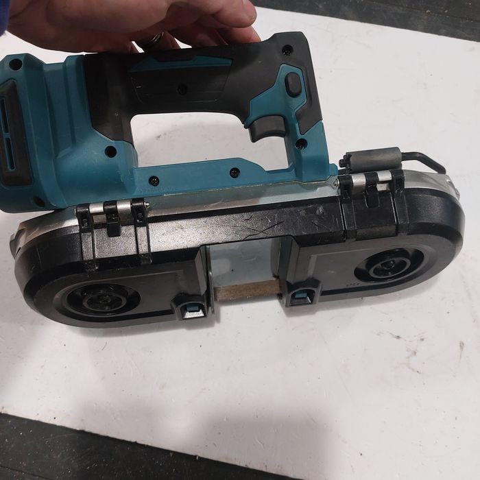 Акумулаторен безчетков лентов трион ножовка Макита Makita DPB184