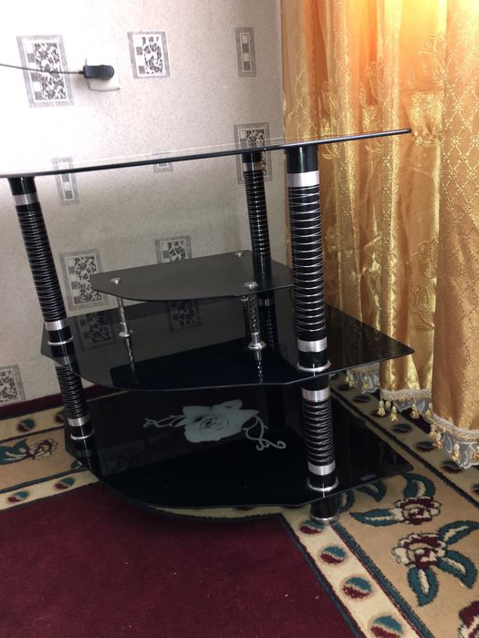 Продам тумбочку