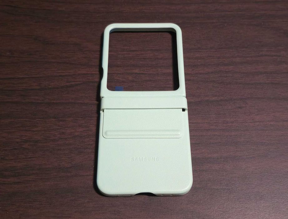 Husa piele originala Samsung Kindsuit Case Galaxy Z Flip 6 F741 si Z Flip 7 FE F761
