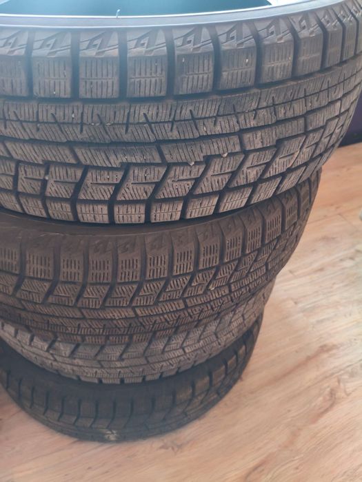Зимние шины Yokohama 225/60 R17