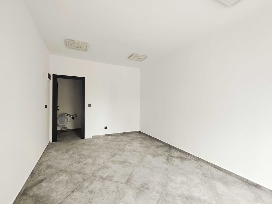 Дава се под наем Офис в Перник, Изток - 25 кв.м за 229.5 € - Снимка #2