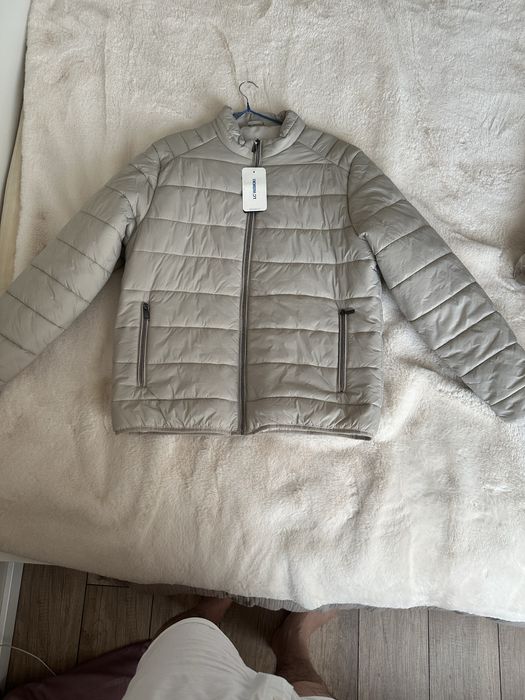 Куртка новая не одевали