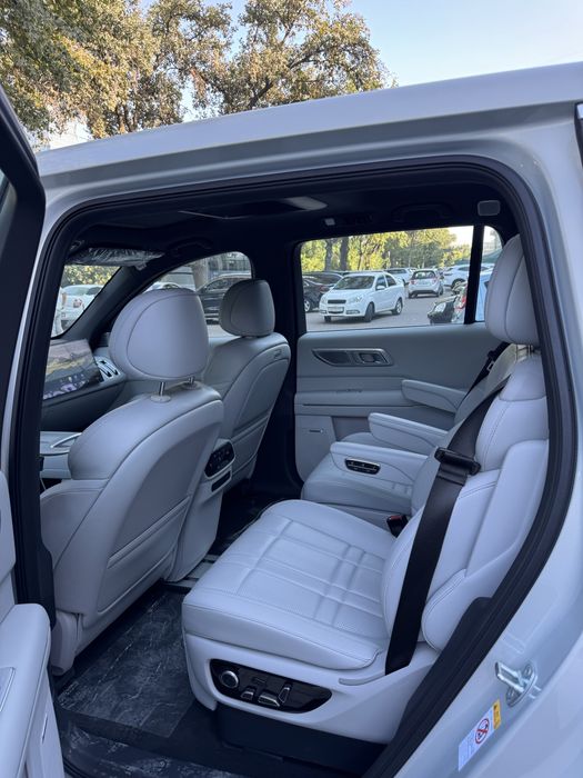 Deepal S09 qora salon oq