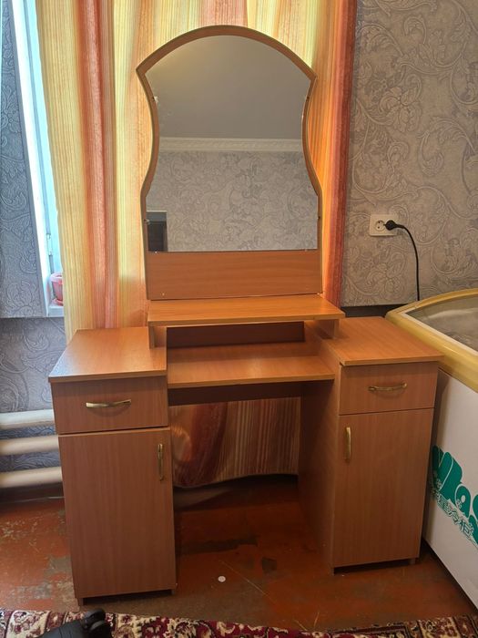 Продам комод комнатный