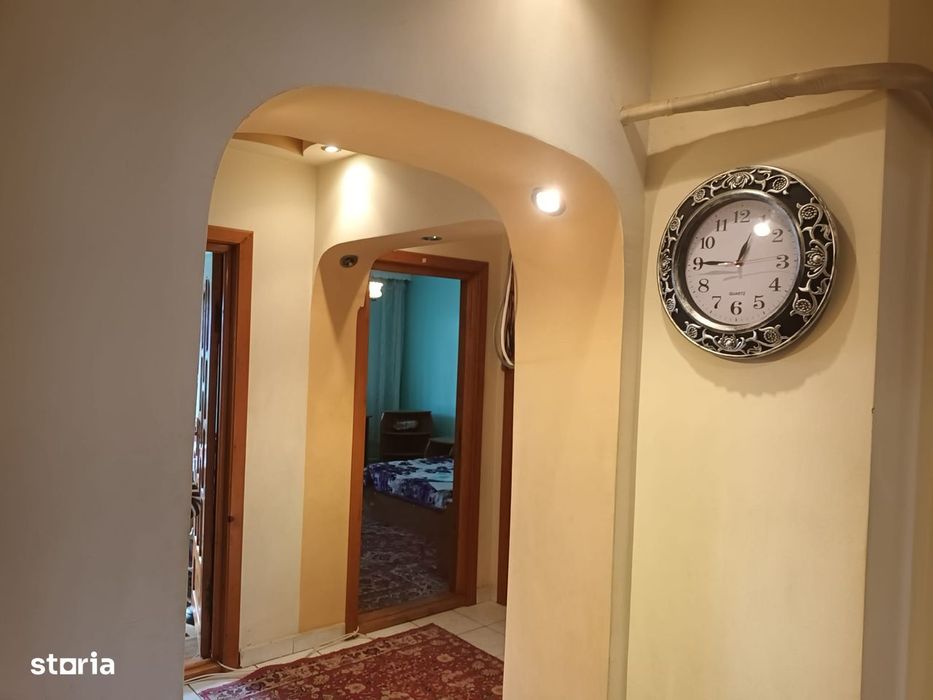 Apartament 3 camere Zona Petre Liciu - etaj 3 - 77 mp