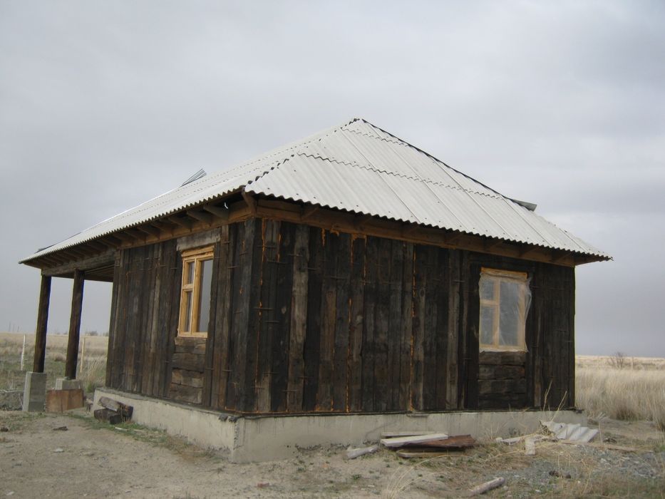 Дом у озеро Алакол