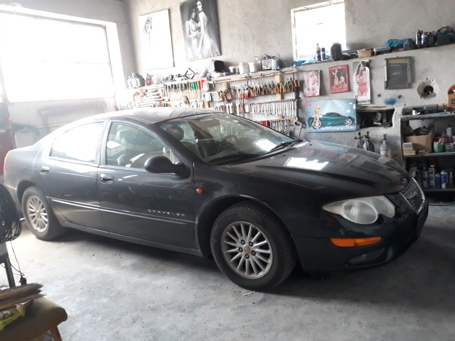 Продавам крайслер 300М на части