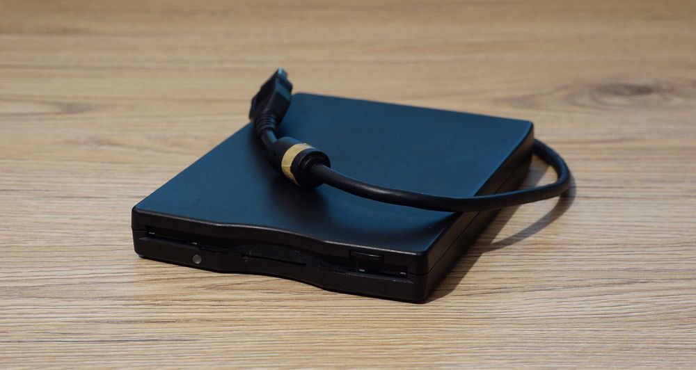 Unitate floppy 1.44MB externa Teac FD-05PUB conectare pe USB