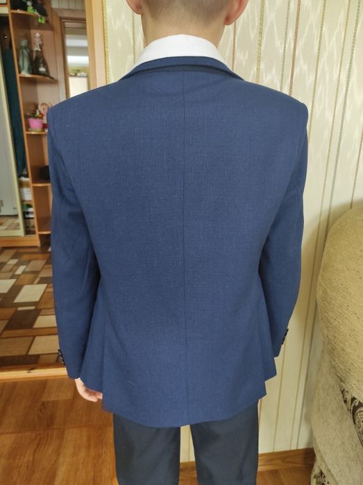 Продам Пиджак на мальчика  10-12лет