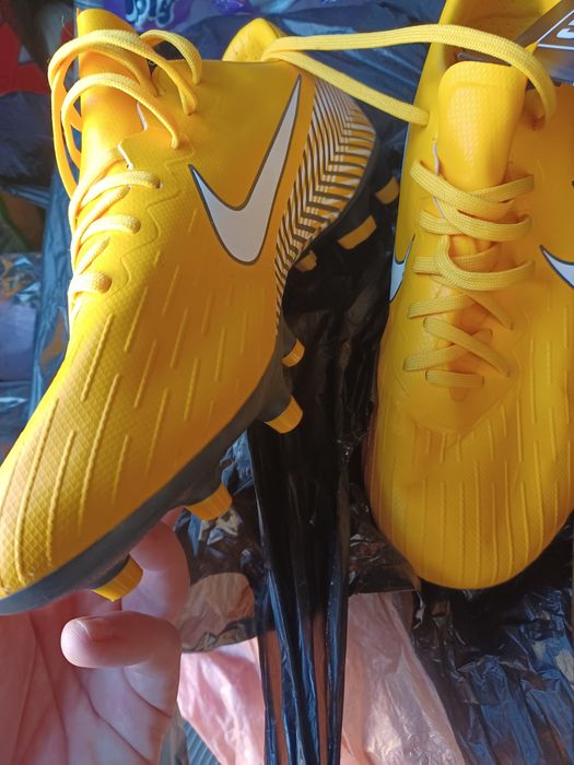 Бутонки евтини Найк Адидас Пума 28–47 | бюджетни футболни обувки за тренировки и мачове + Стоножки TF