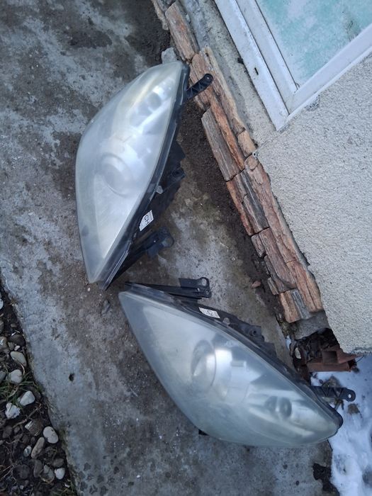 Far stanga /dreapta XENON Opel Zafira B 2005 2010