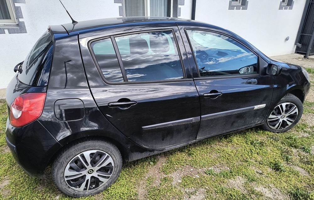 Dezmembrez - Renault Clio 3 - 1.5 DCI - 63 Kw - k9k 766 - Euro 4